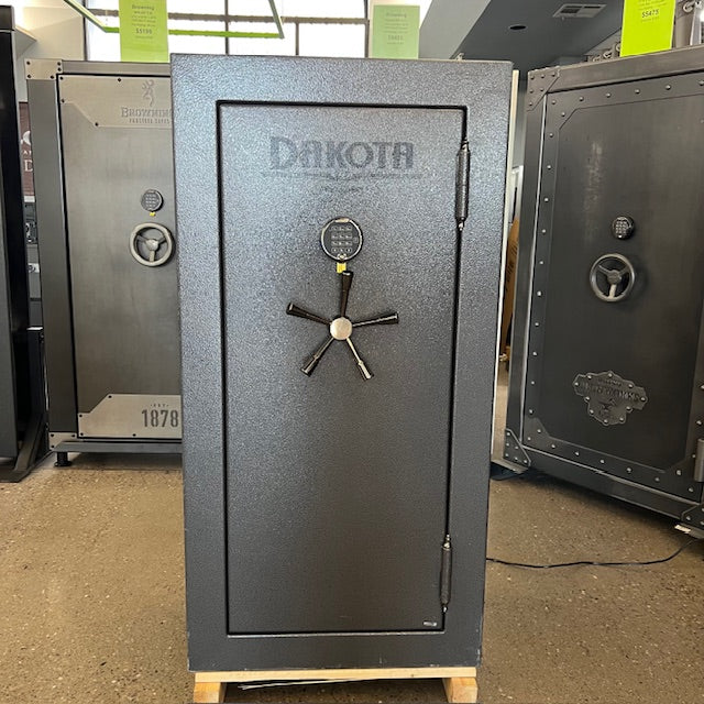 USED Dakota DS-30 Gun Safe, image 1 