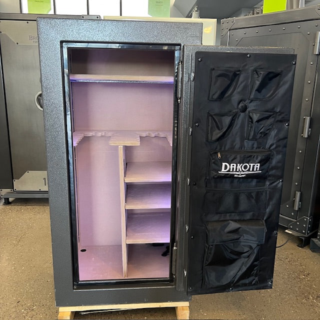 USED Dakota DS-30 Gun Safe, image 2 