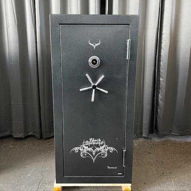 USED Dakota Black Diamond Gun Safe, image 1 