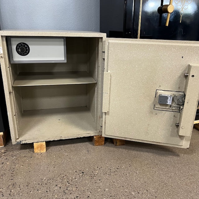 USED Heavy Duty Home/Commercial Safe, image 2 